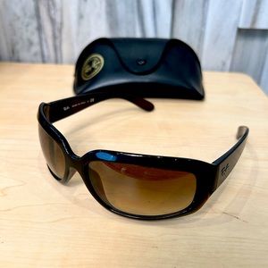 Women’s authentic vintage Rayban sunglasses